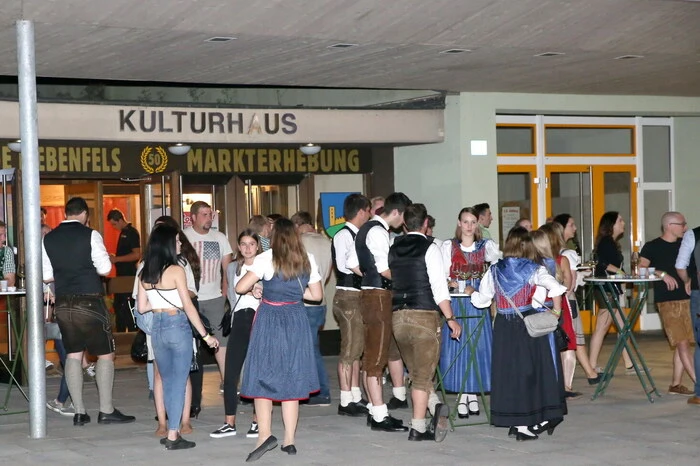 Den Auftanz nahm die LJ-Gruppe Wieting vor, die Mitternachtseinlage die LJ Eberstein. 