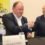 Gerhard Engl (links) ist neben der Funktion als Wölfnitz-Präsident auch im Kärntner Fußballverband als Vizepräsident tätig