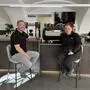 Josiah Tiner und Michaela Grasser in der neuen Filiale von „Jamila Coffee“ in Judenburg