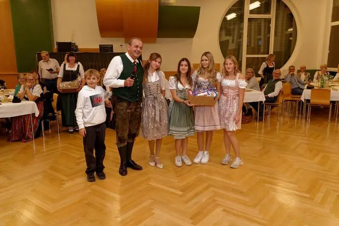 Höhepunkt des Aufenthalts war neben dem offiziellen Empfang im Rathaus Neudau durch Bürgermeister Wolfgang Dolesch und dem gemeinsamen Mittagessen im „Central“, der gemeinsame Schweizer-Steirische Abend im Kultursaal.