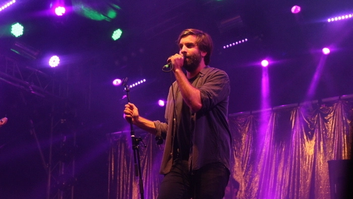 Adam Olenius, Sänger der "Shout Out Louds"...
