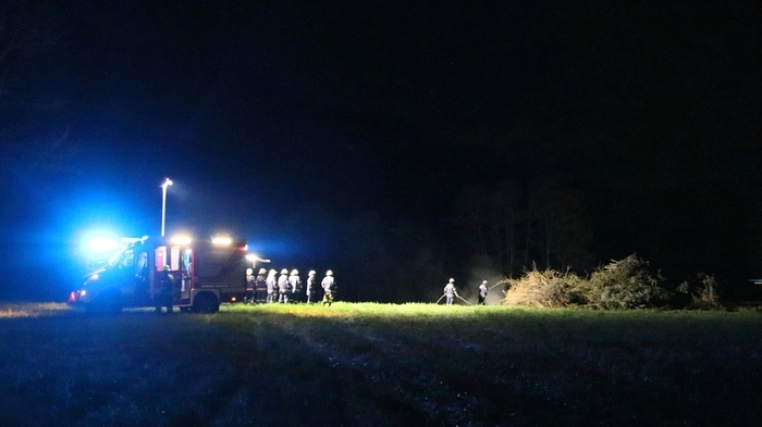 Am Gründonnerstag heulten um 22.30 Uhr in Kainach bei Voitsberg die Feuerwehrsirenen. „Brandverdacht – Osterhaufen brennt“ so lautete der Einsatzbefehl, welcher über die Landesleitzentrale gegeben wurde. 