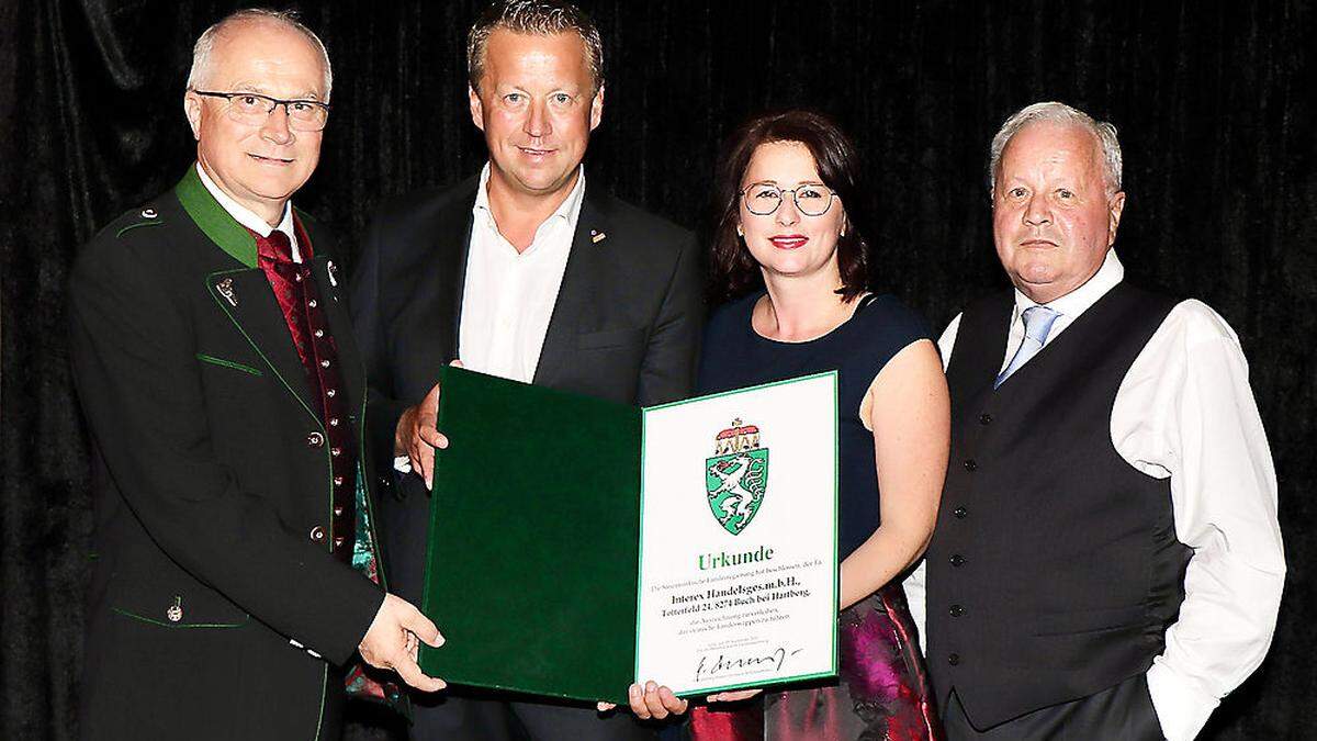 Landesrat Hans Seitinger, Geschäftsführer Stefan Jagerhofer, Marketingleiterin Judith Fasching und Firmengründer Herbert Jagerhofer