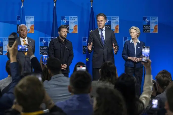 Antonio Costa President of the European Council, Ukrainian President Volodymyr Zelenskyy, NATO Secretary General Mark Rutte and Ursula Von Der Leyen President of the European Commission address the media at the 2025 NATO Summit in The Hague, Netherlands, on Tuesday, June 24, 2025. PUBLICATIONxINxGERxSUIxAUTxHUNxONLY WAX2025062408 NATO