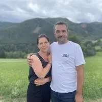 Elisabeth und Markus sind seit 24 Jahren ein Paar. Kennengelernt haben sie sich „damals klassisch“, in der Tenne in Niederwölz