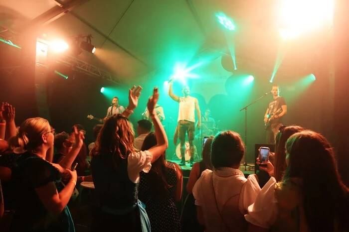 Die "Mountain Crew" heizte den Besuchern ordentlich ein.