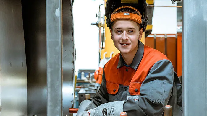 Super-Lehrling Johannes Klapsch an seinem Arbeitsplatz.