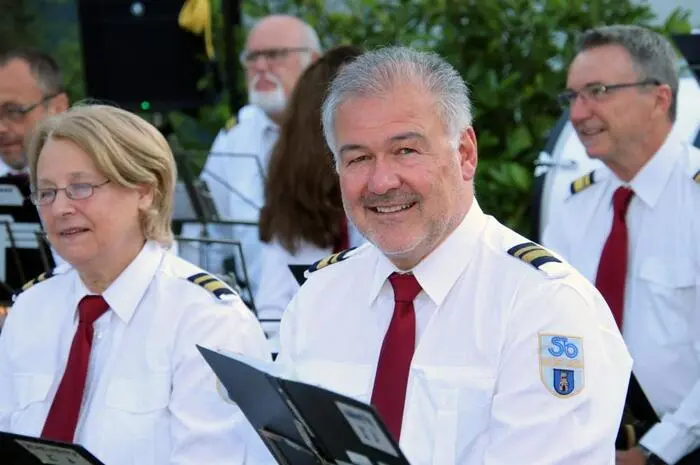 Unter den Musikerinnen und Musikern war auch Thermen-Geschäftsführer Günter Riedenbauer, selbst ein begeisterter Musiker, er spielte die Klarinette.
