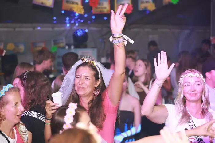 Klicken Sie sich durch die weiteren Bilder von der Partynacht in Spielberg!