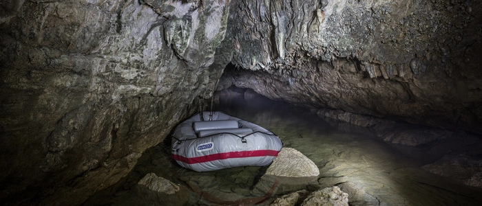 Unterirdische Seen, Tropfsteinhöhle und noch viele Geheimnisse: Eine Ausstellung in Udine beschäftigt sich mit der Geschichte der Höhlenforschung in Friaul-Julisch Venetien