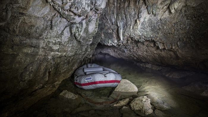 Unterirdische Seen, Tropfsteinhöhle und noch viele Geheimnisse: Eine Ausstellung in Udine beschäftigt sich mit der Geschichte der Höhlenforschung in Friaul-Julisch Venetien