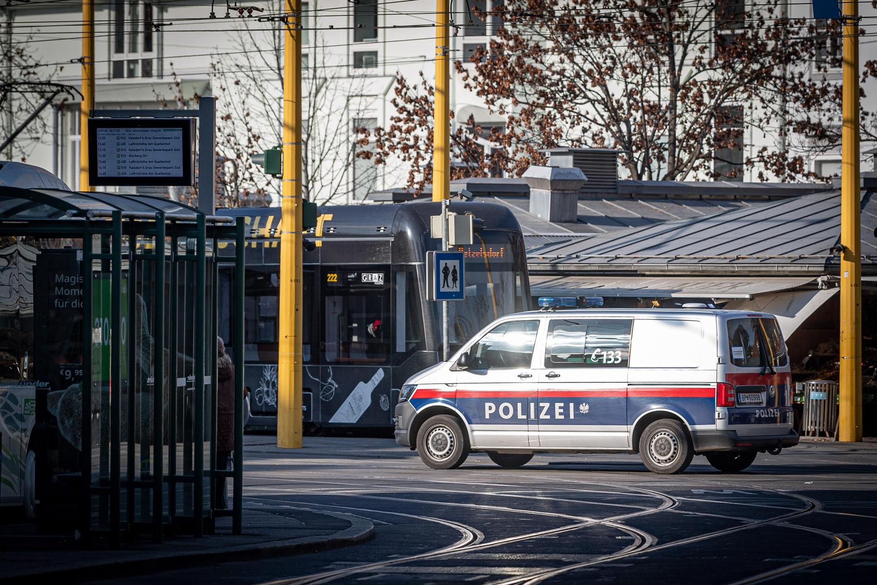 Terroranschlag in Graz geplant : Video zeigt: 14-Jährige schwor dem IS ihre Treue