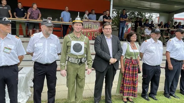 Der Feldbacher Bereichsfeuerwehrkommandant Johannes Matzhold, Obmann des Tus Bad Gleichenberg Jörg Siegel, Bürgermeisterin Christine Siegel und der Kommandant der FF Bad Gleichenberg Michael Karl sind die Gastgeber des heurigen Leistungsbewerbes.