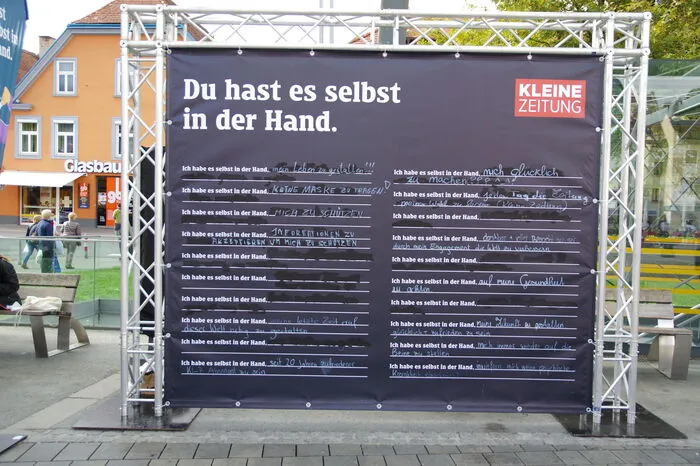 Auf einer Tafel konnten die Besucher den Satz "Ich habe es selbst in der Hand, ..." ergänzen. Viele machten mit.