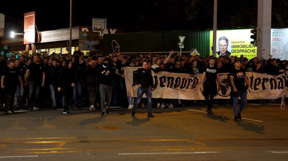 Ende Oktober: Weit mehr Feyenoord-Fans als gedacht kamen nach Graz – und leider nicht alle bloß für ein Fußballfest ...