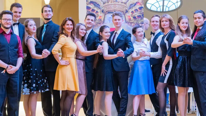 Beim Casting für die Eröffnung der 21. Opernredoute wurden am Sonntag 100 Damen und Herren gesucht.