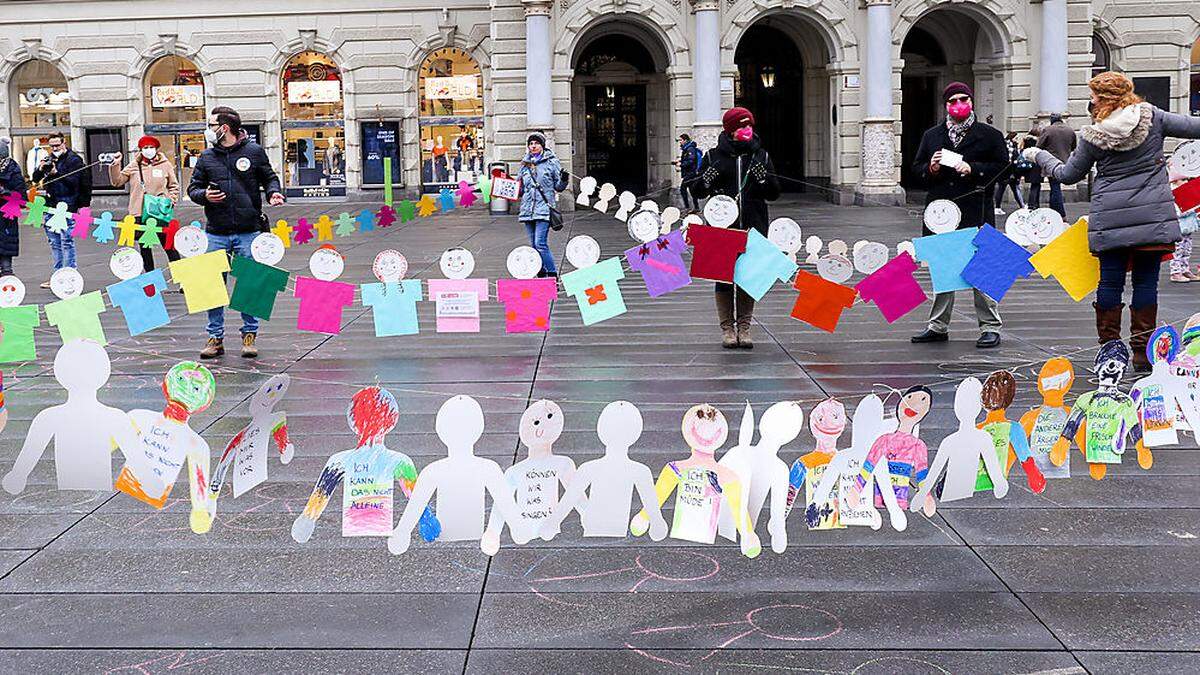 Stiller Protest der Elementarpädagogen in Graz.