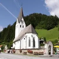 Die Pfarrkirche in Salla – das Glockengeläut der Kirche können Sie sich ab jetzt auch online anhören