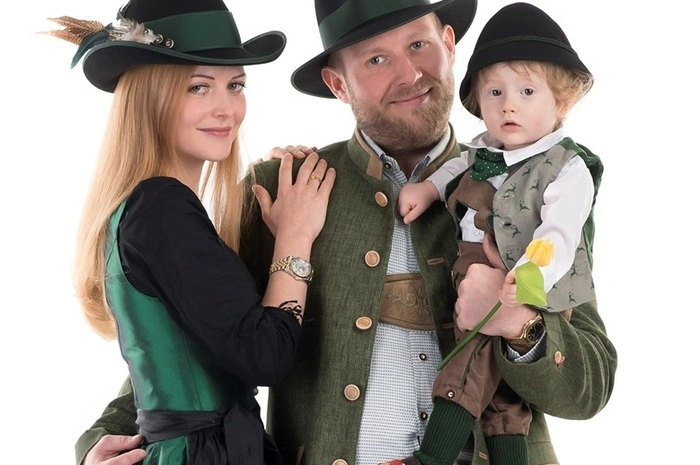 Andrea und Karl Heinz Hinterhofer werden das neue Café führen - und Sohn Artur ein guter Gast(geber) sein.