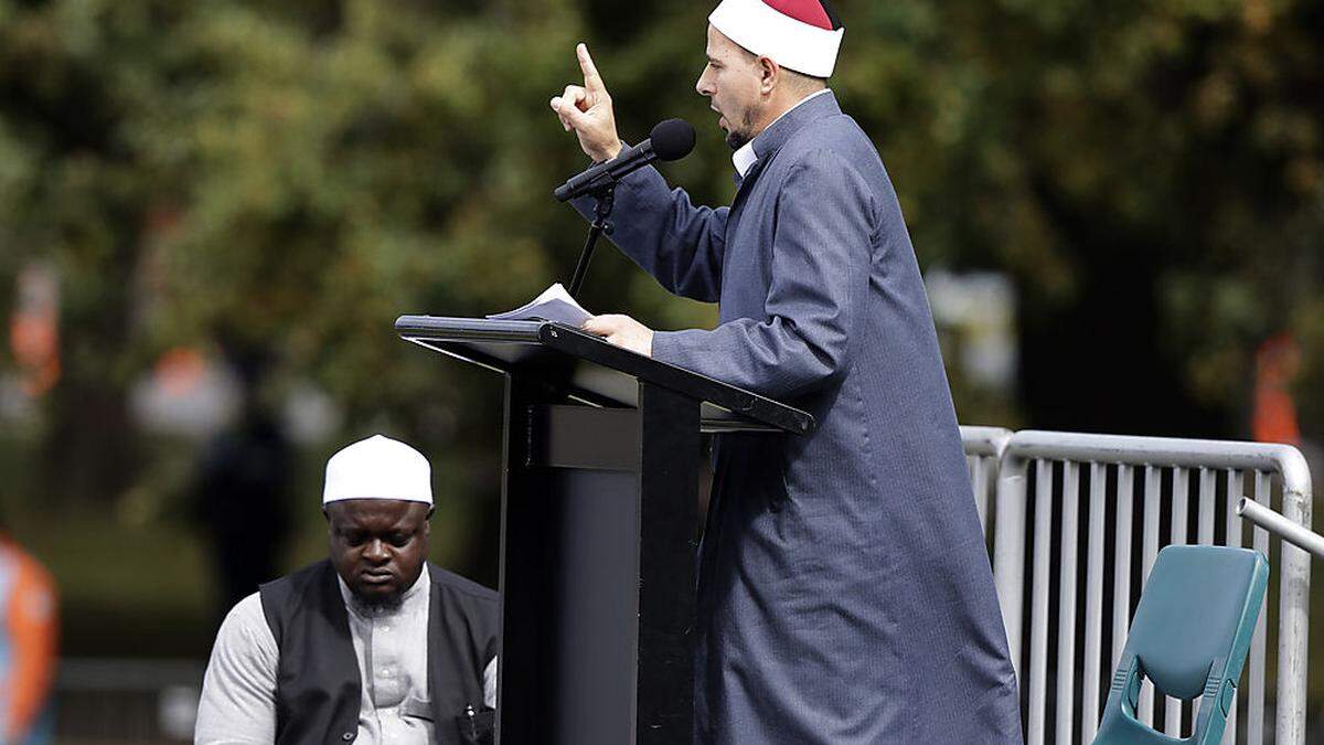 Imam Gamal Fouda spricht von einem &quot;Krieg gegen die Welt des Friedens und der Liebe&quot; 