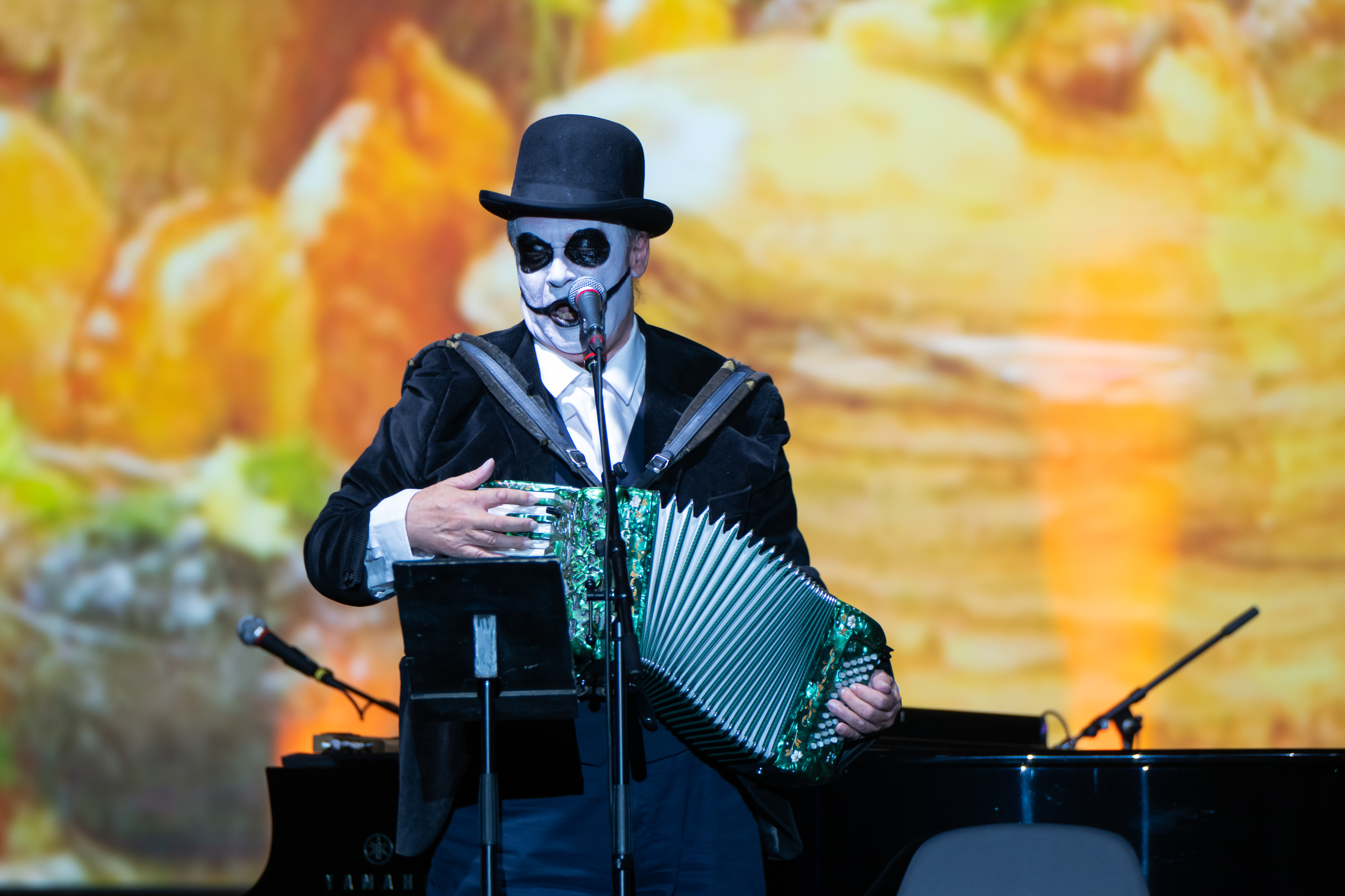 Martyn Jacques am Akkordeon: Ein Meister der makabren Komödie 