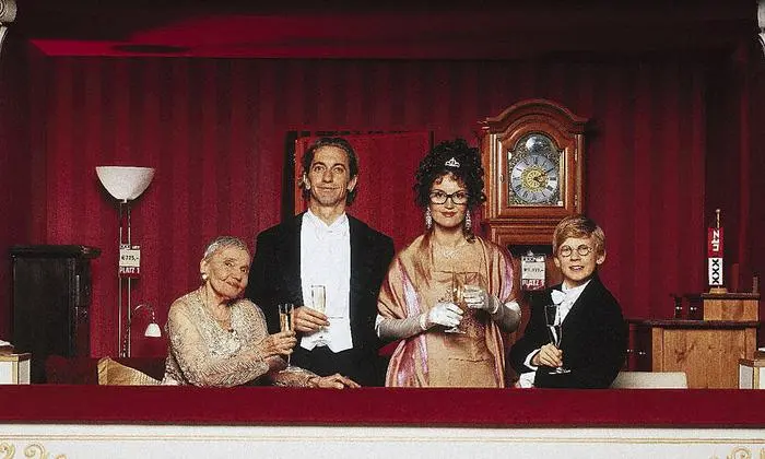 Familie Putz (noch zu viert) "am Opernball"