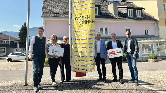 In Weißenbach wurde symbolisch schon einmal die Campus-Flagge gehisst