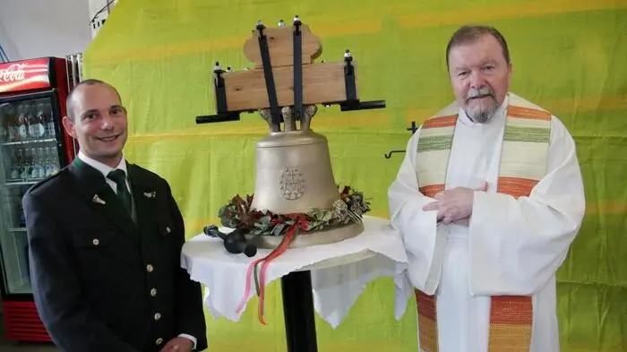 Die Dorfkapelle des kleinen Ortes Afling in der Gemeinde Bärnbach wurde im Jahre 1899 erbaut, weil die bisher in Verwendung stehende im Storchenschlössl nicht mehr allgemein zugänglich war.