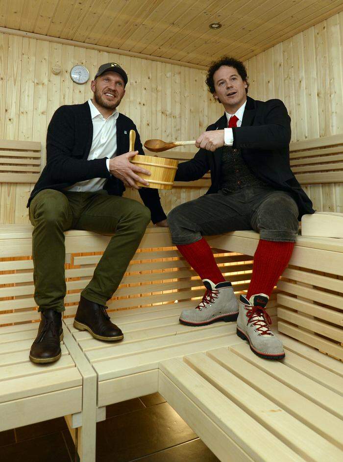 Hermann Maier und Rainer Schönfelder in der Sauna