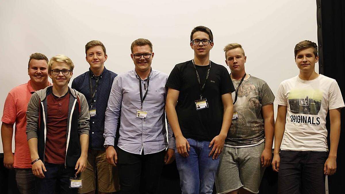 Das junge Organisationsteam: Stefan Herke, Gabriel Joham, Michael Sternat, Christoph Graf, Marco Holzer, Lucas Holzer und Matthias Graf (v. li.)