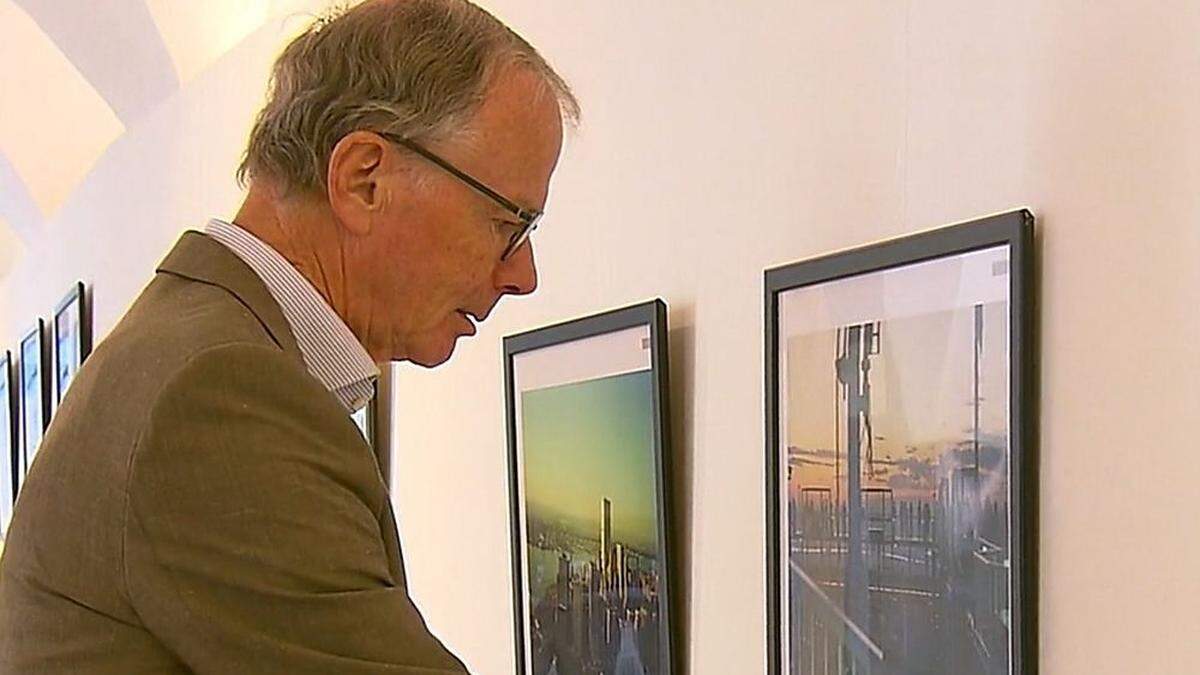 Eugen Freund mit seinen Fotos von einem New York im Schatten der World Trade Center