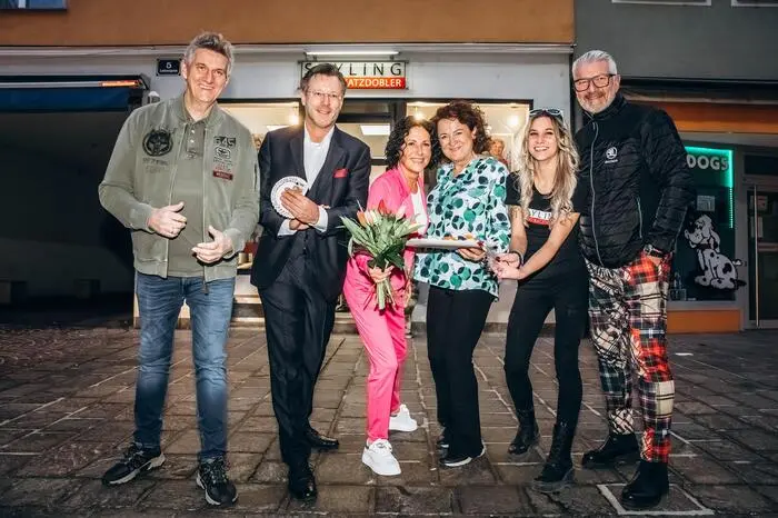 Silvio Samoni, Martin Haderer, Silvia Katzdobler, Verena Haller, Brigitte Kaufmann und Heinz Gossmann bei der Eröffnung