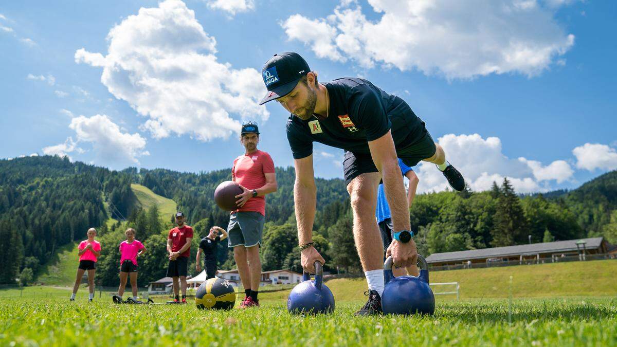 Marco Schwarz schwitzt am Weissensee