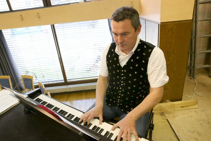 ...Thomas Trinkl (Klavier)... 