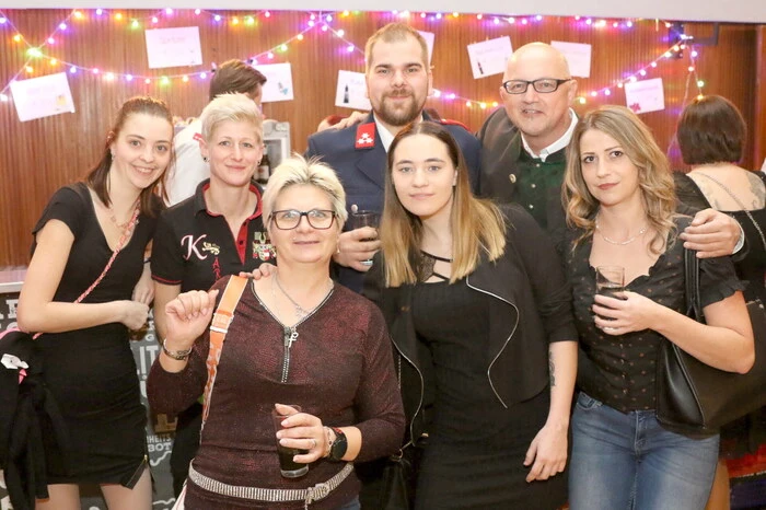 Übrigens: Ein Video vom Feuerwehrfest gibt es auf Facebook Kleine Zeitung St. Veit/Feldkirchen zu sehen!  