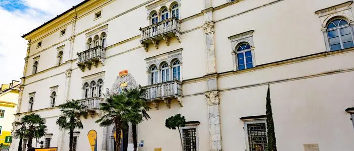 Ein Schloss von außen