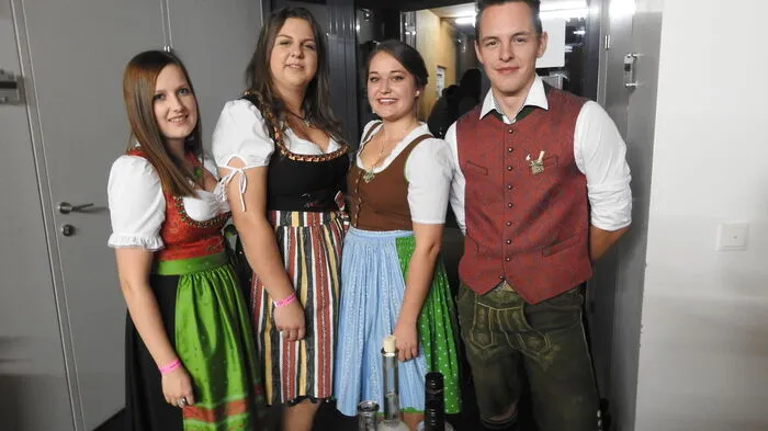 Schon am Eingang wurde man von einigen Landjugendmitgliedern begrüßt.