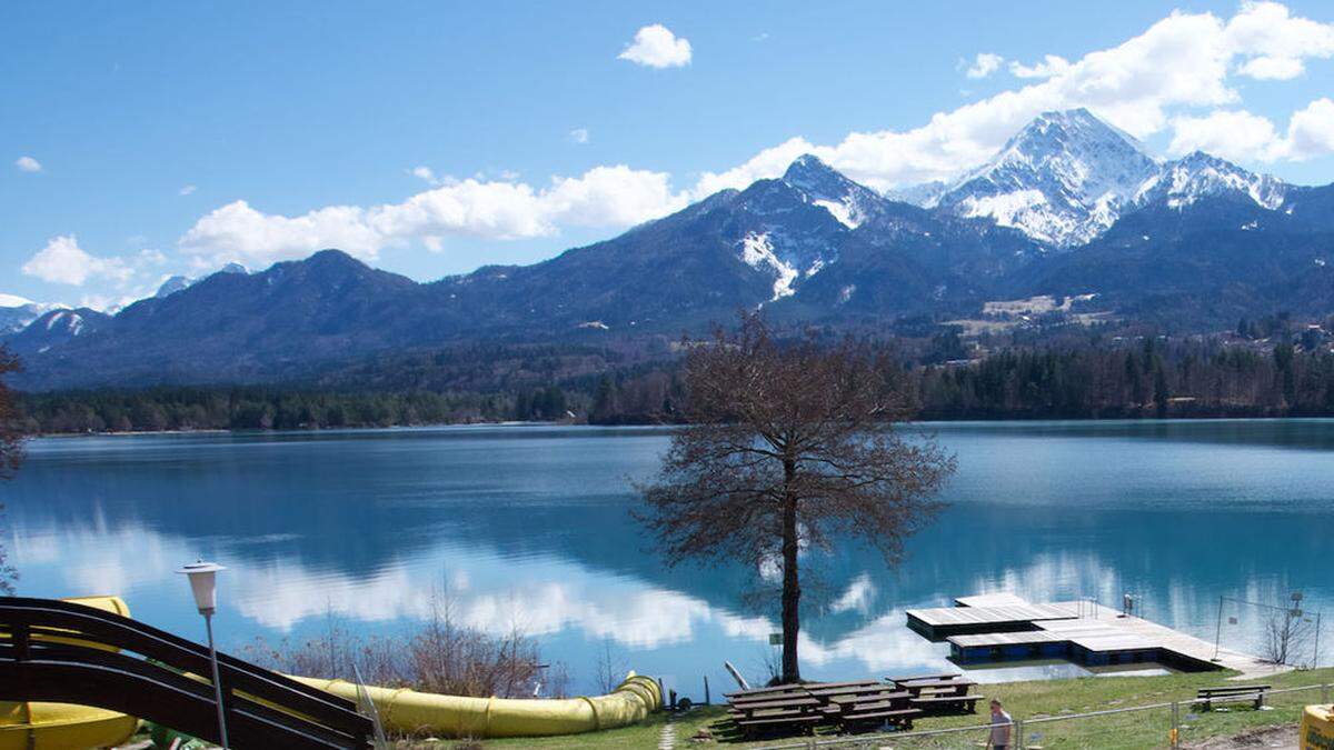 Das Bad kann gratis benutzt werden, für das Parken werden Gebühren eingehoben