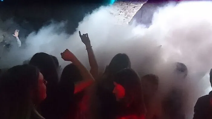 Samstag stieg im Kottulinsky die SHM-Tribute-Party. Im Nebel ...