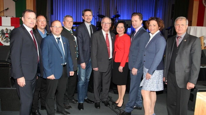 Dir. Eduard Fasching mit Gästen.