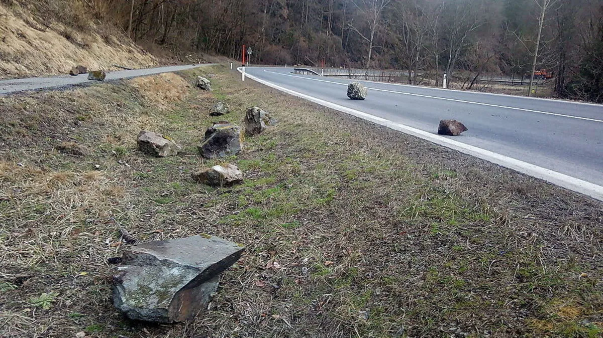 Die B 20 wird noch für mehrere Tage gesperrt sein