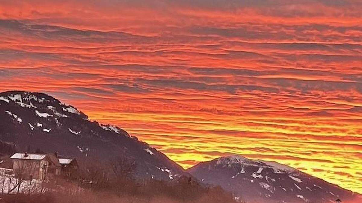 Kärntner Himmel Farben | Morgenrot über dem Mirnock