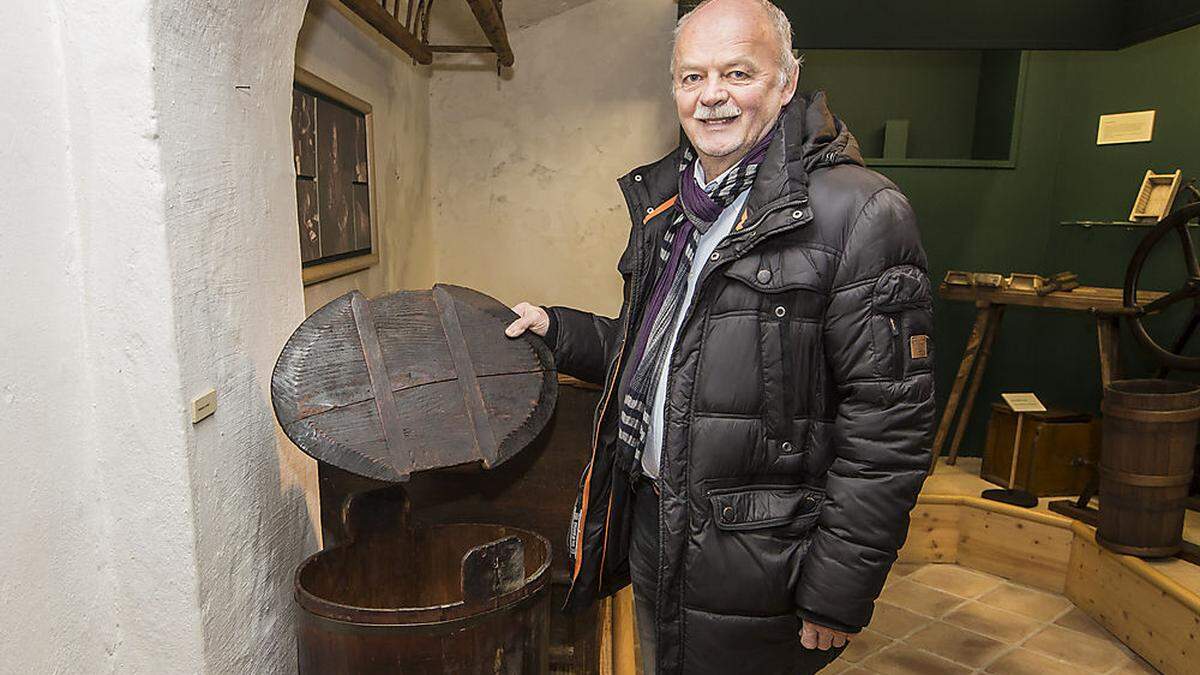 Schinnerl zeigt die Gondel oder Gundel, wie die Mehlbutte vor allem in Oberkärnten genannt wurde