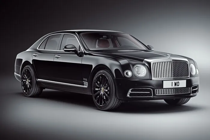 Nicht nur sprichwörtlich ein Stück vom Glanz des schlicht „8 Litre“ getauften Meisterwerks pflanzt Bentley nun in den Mulsanne W.O. Edition, die im Rahmen des Concours d’Elegance in Pebble Beach das erste Mal der gut betuchten Öffentlichkeit gezeigt wird.