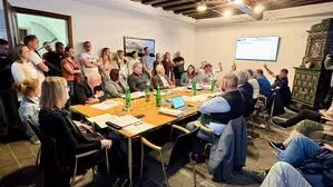 Mit knapper Mehrheit beschloss die ÖVP die Schulzusammenlegung und damit das Aus der Volksschule Retznei, Opposition und Zuhörer schüttelten den Kopf