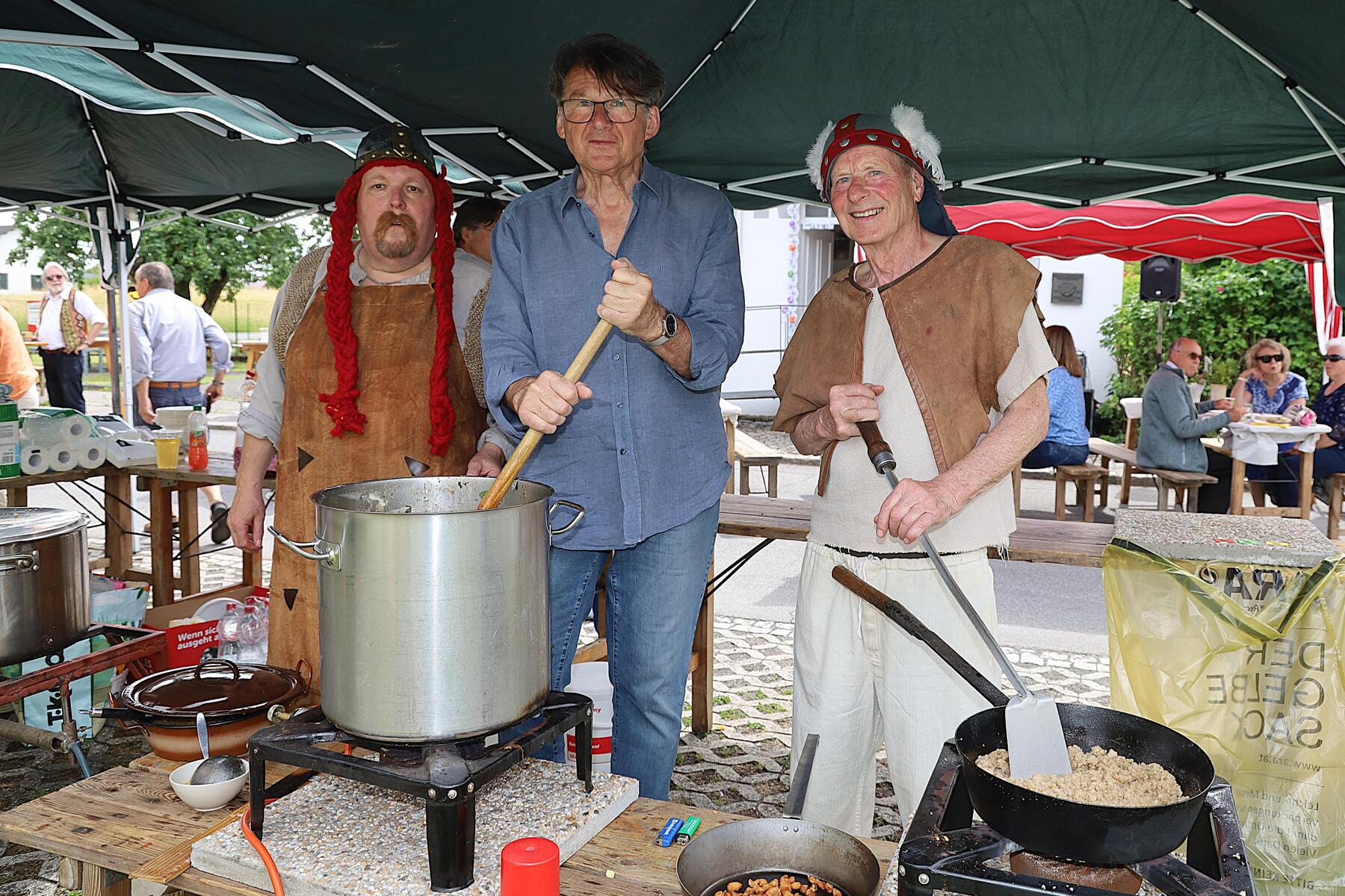 Mit Asterix und Obelix: Großes Fest im Römermuseum Ratschend