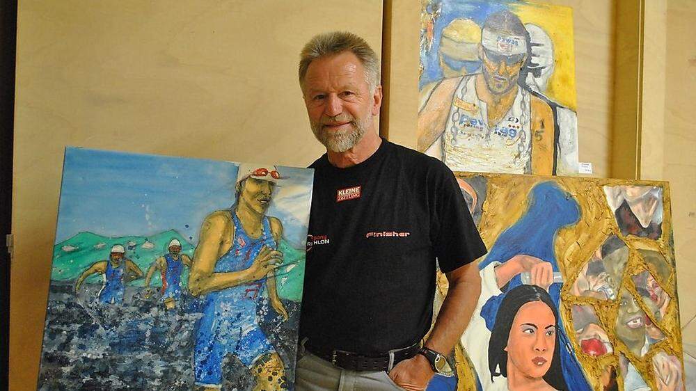 Der Künstler Hans Enzersfellner mit seinen Werken