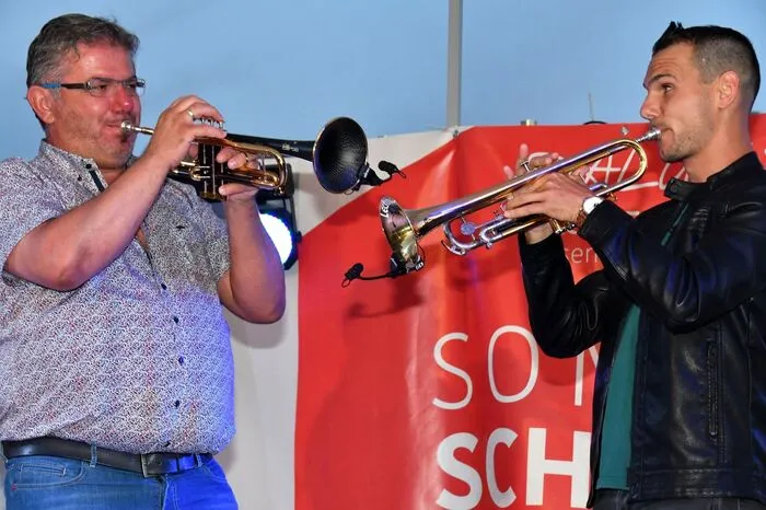 ... Trompeter Martin Zottler und Daniel Düsenflitz ...