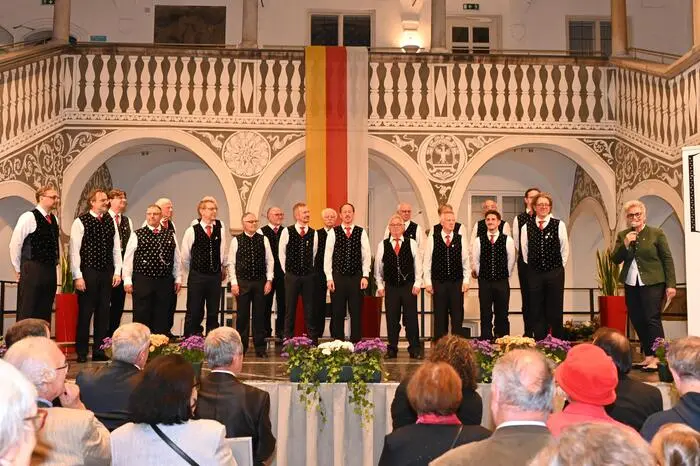 Männerchor der Kärntner in Wien unter der Leitung von Christoph Maier, Obmann Martin Machold.