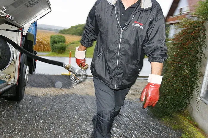 Der niedrige Ölpreis hat dem Energieträger Heizöl einen leichten Aufschwung gebracht. 36.611.049 Gigajoule Wärme werden mit dem fossilen Brennstoff erzeugt. Ein Marktanteil von rund 15 Prozent.